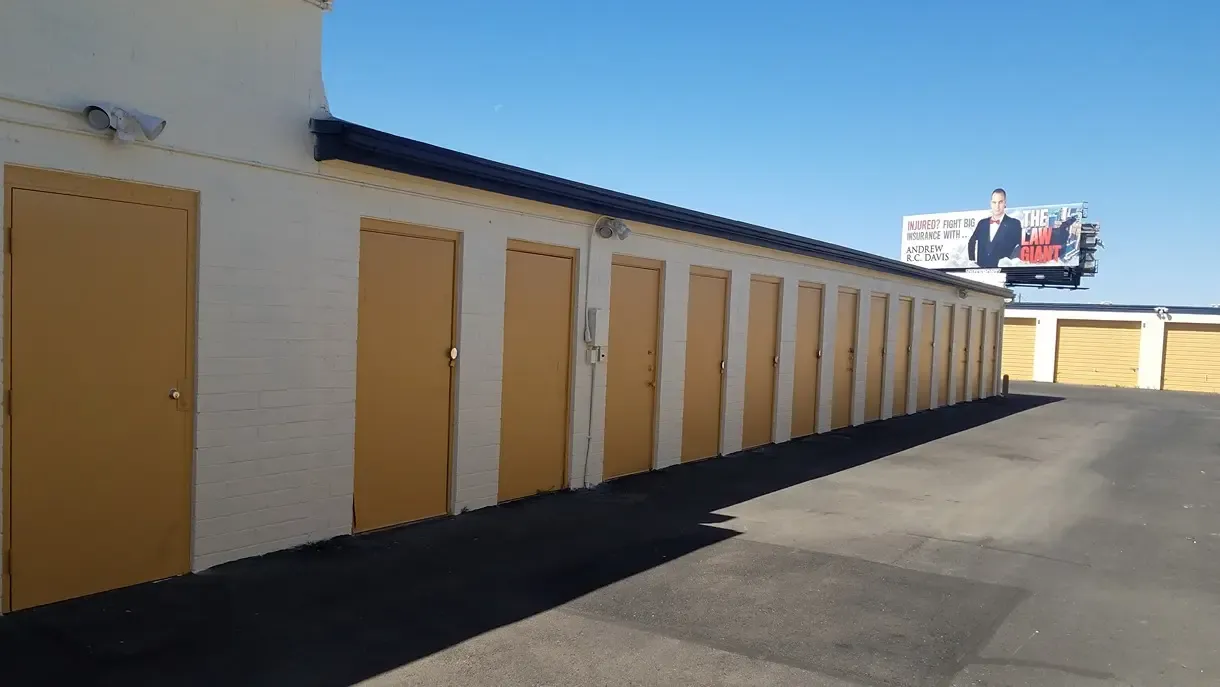 outdoor sing storage units with locks on each handle