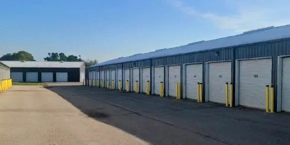 Outdoor medium storage units.