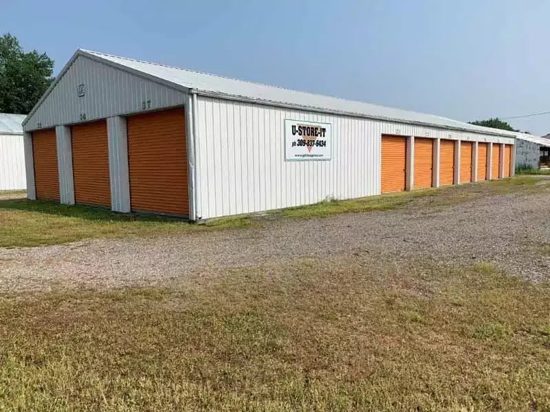 Storage units in Princeville, IL.
