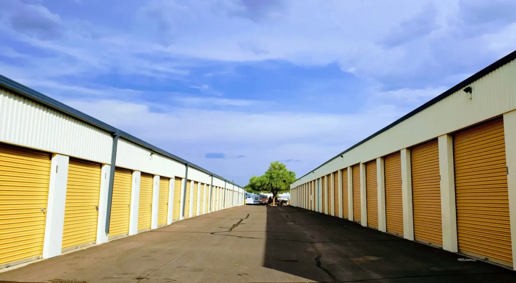 outdoor storage units with long driveway